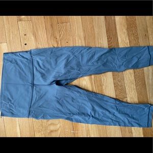Lululemon Cropped Aligns